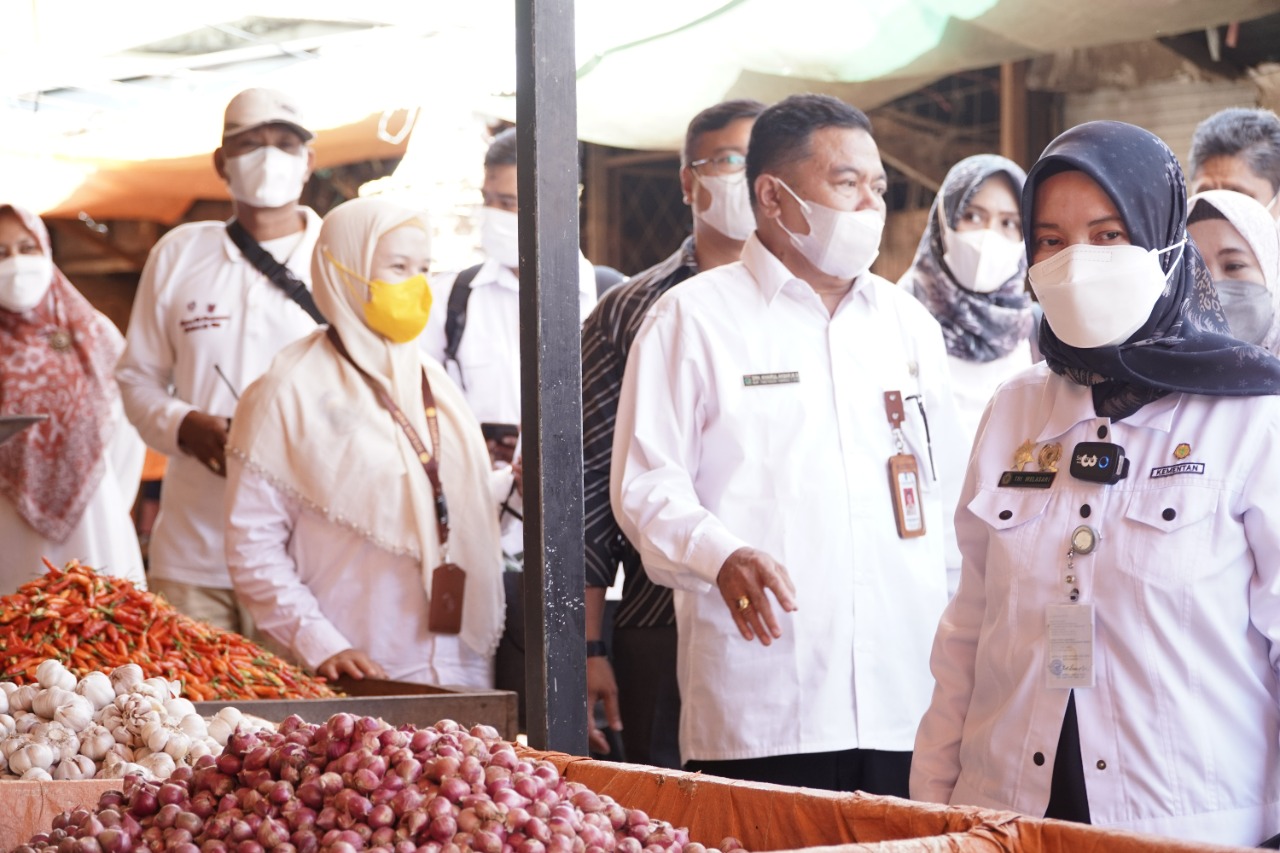 Turun ke Lapangan, Kementan Pastikan Pasokan 12 Bahan Pangan Pokok di NTB Aman