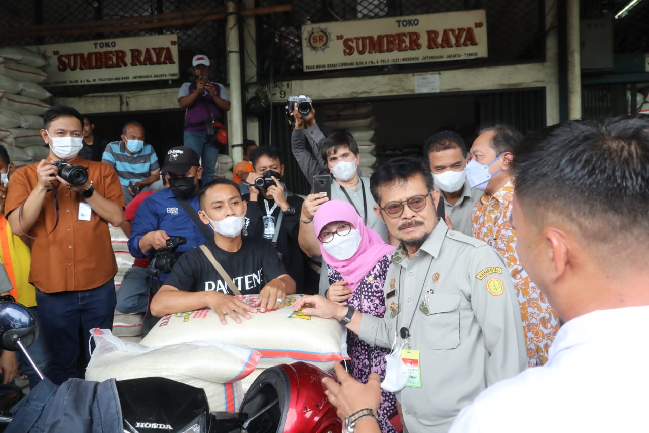 Menteri Pertanian Kunjungi Pasar Induk Beras Cipinang, Stok Banyak Dan Harga Stabil