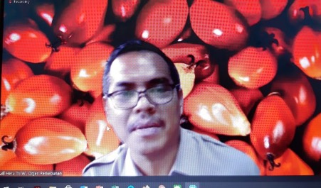 PERAN STRATEGIS PERKEBUNAN DALAM PEMBANGUNAN