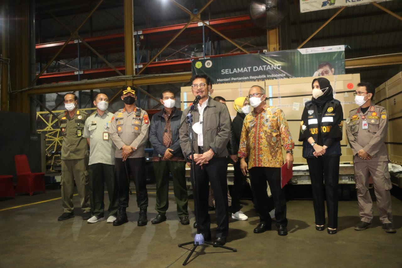 Kementan Pastikan Vaksin Tahap Kedua Tiba Malam Ini Melalui Bandara Soekarno-Hatta