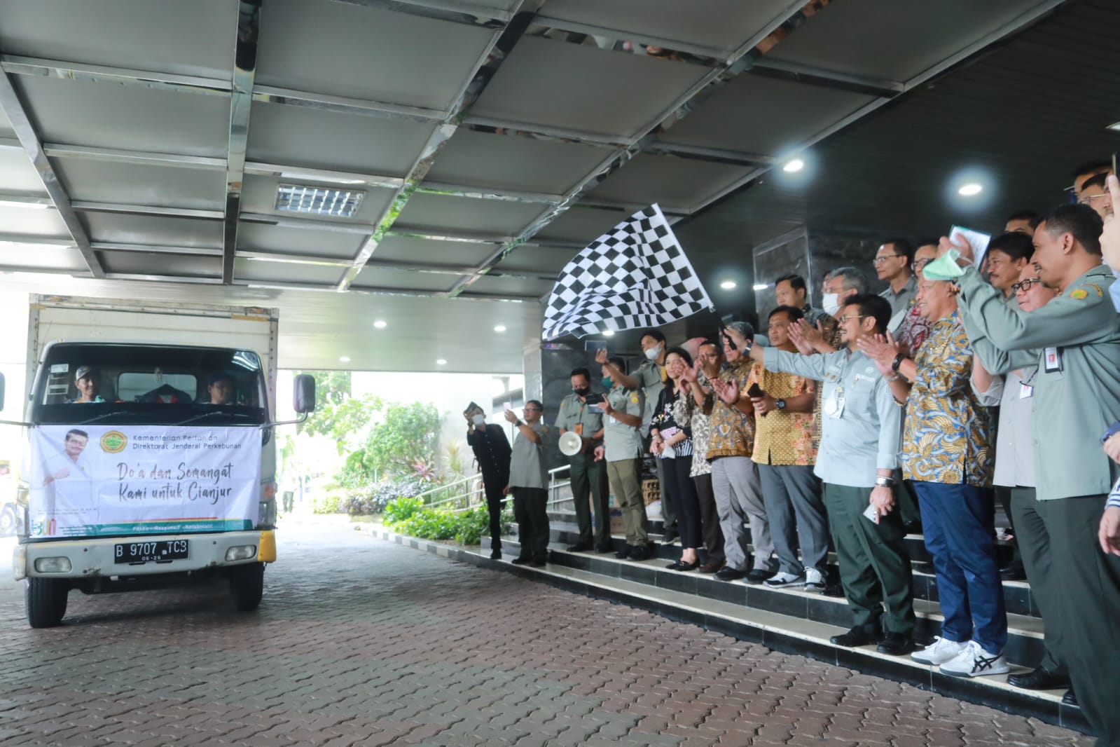 Mentan SYL Lepas Bantuan Kemanusiaan Gempa Cianjur