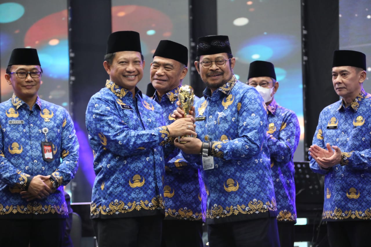 KORPRI Anugrahkan Award pada Mentan SYL Atas Pengabdian Luar Biasa