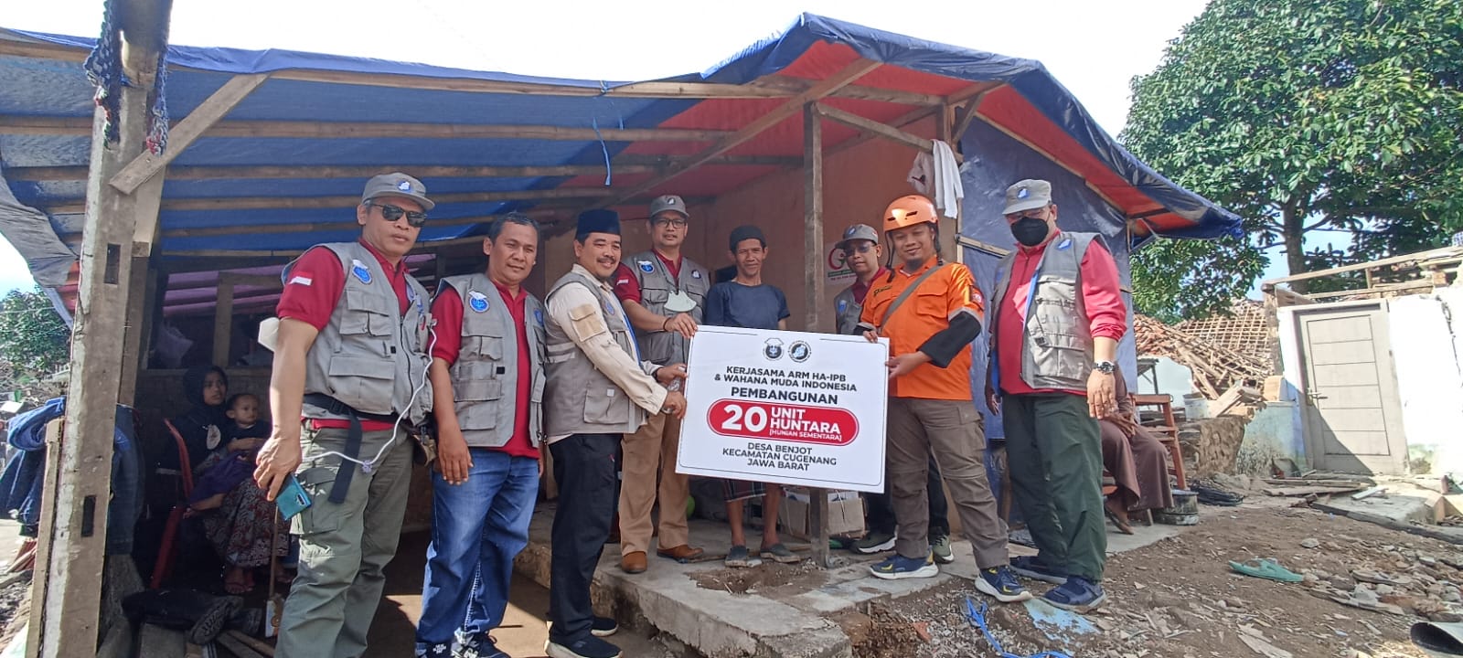 BANTUAN TAHAP 4: ARM HA-IPB GELAR 9 LAYANAN SEREMPAK DI CUGENANG DAN CILAKU