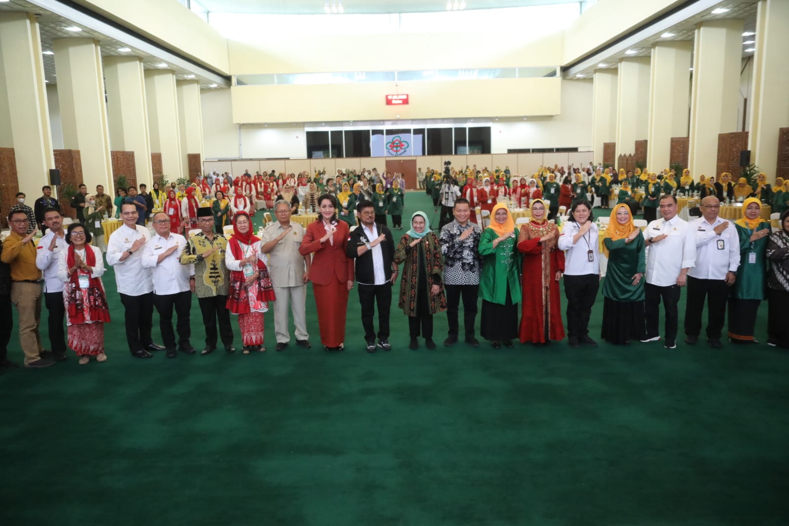 Mentan SYL Ajak Wanita Tani HKTI Membumikan Penanaman Pekarangan Rumah