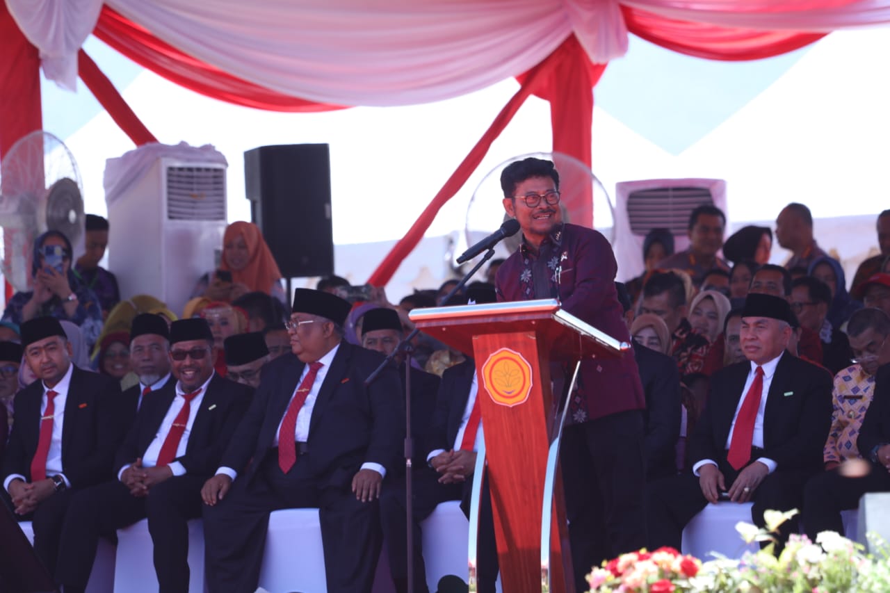 Mentan SYL Sampaikan Terimakasih di Penas Petani XVI Padang