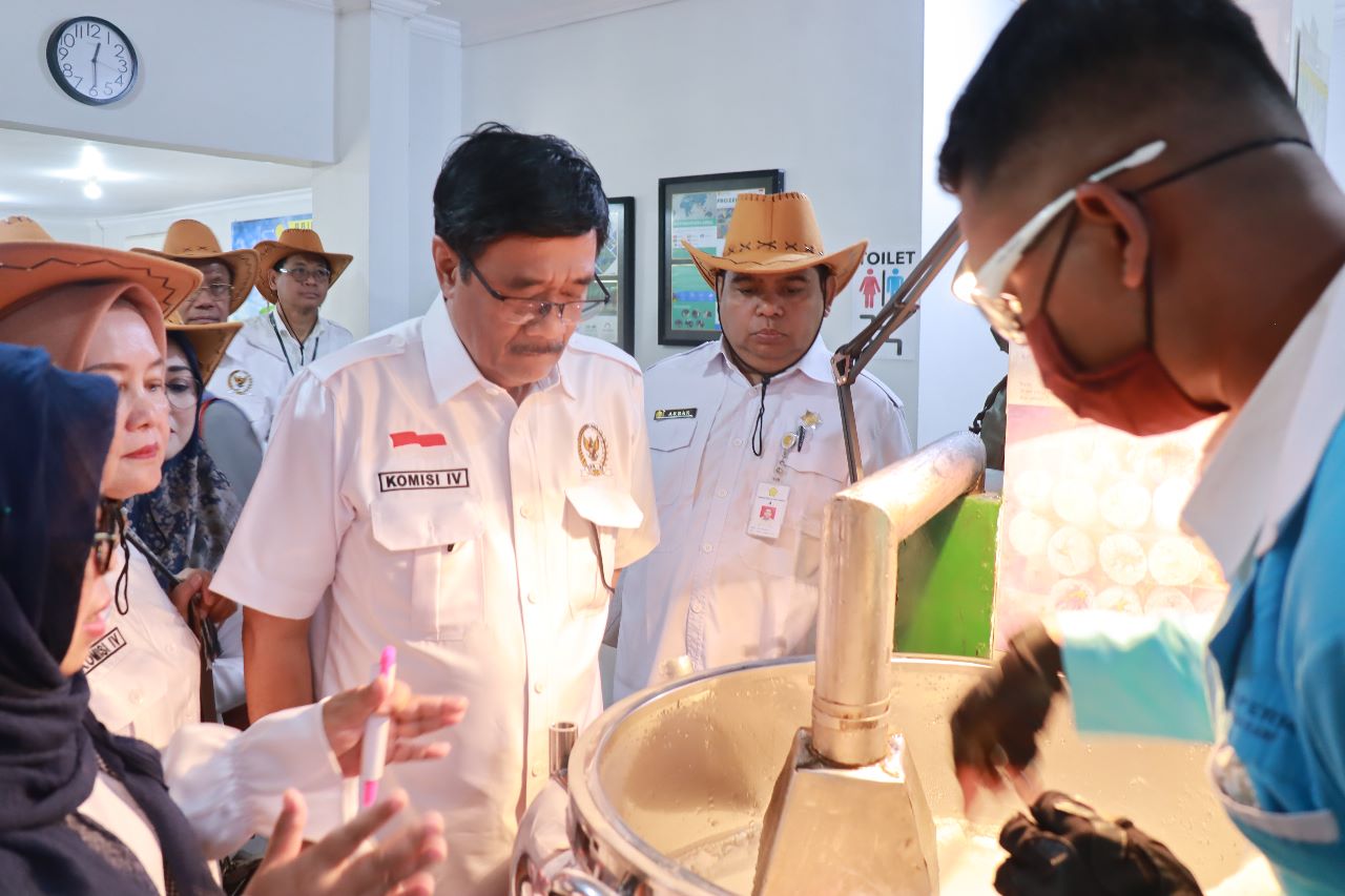 Djarot Saiful Hidayat Apresiasi Keberhasilan BBIB Singosari Hasilkan Semen Beku Unggul