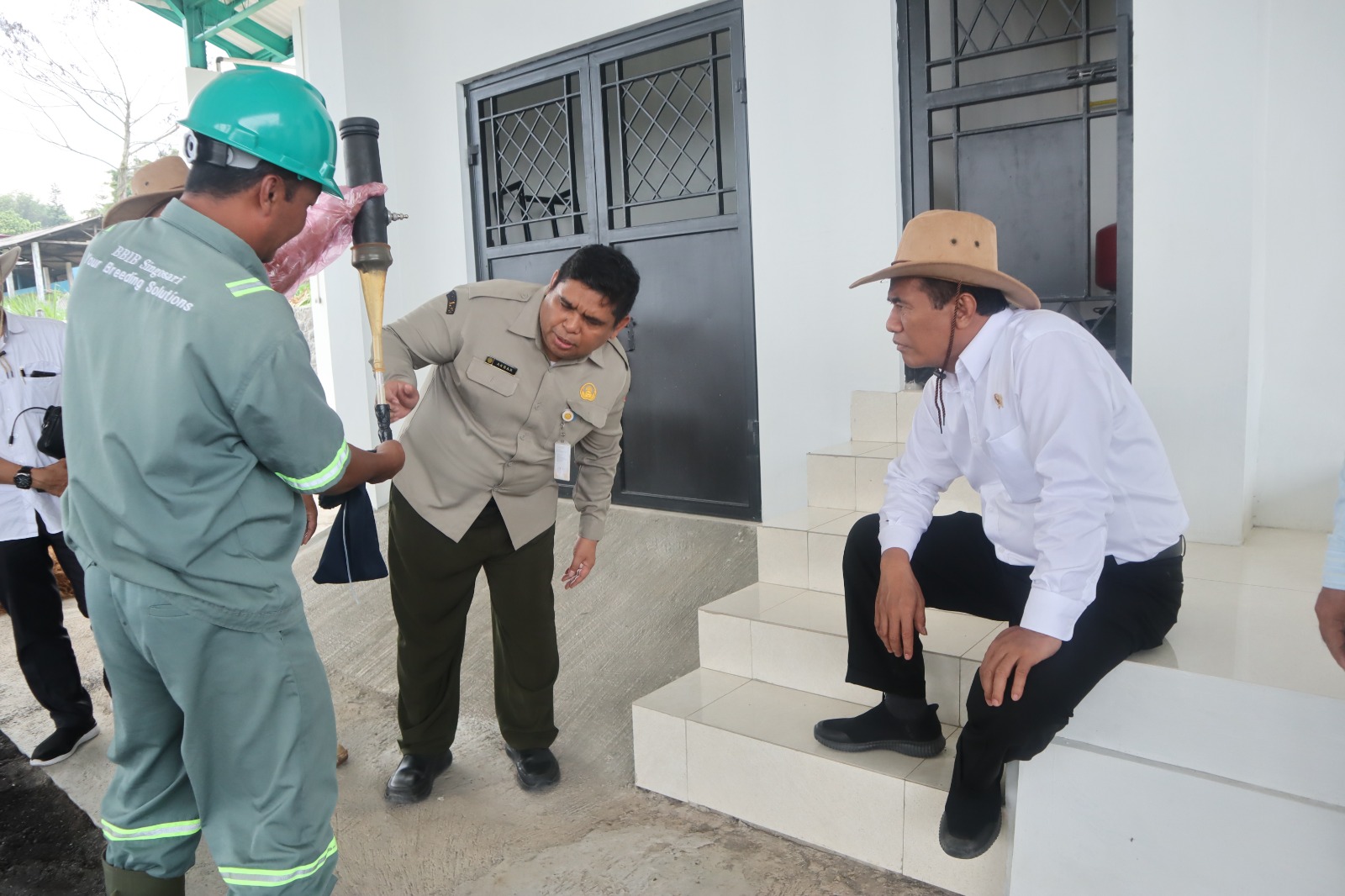 DORONG PENINGKATAN PRODUKTIFITAS SEMEN BEKU TERNAK, MENTERI PERTANIAN KUNJUNGI BBIB SINGOSARI