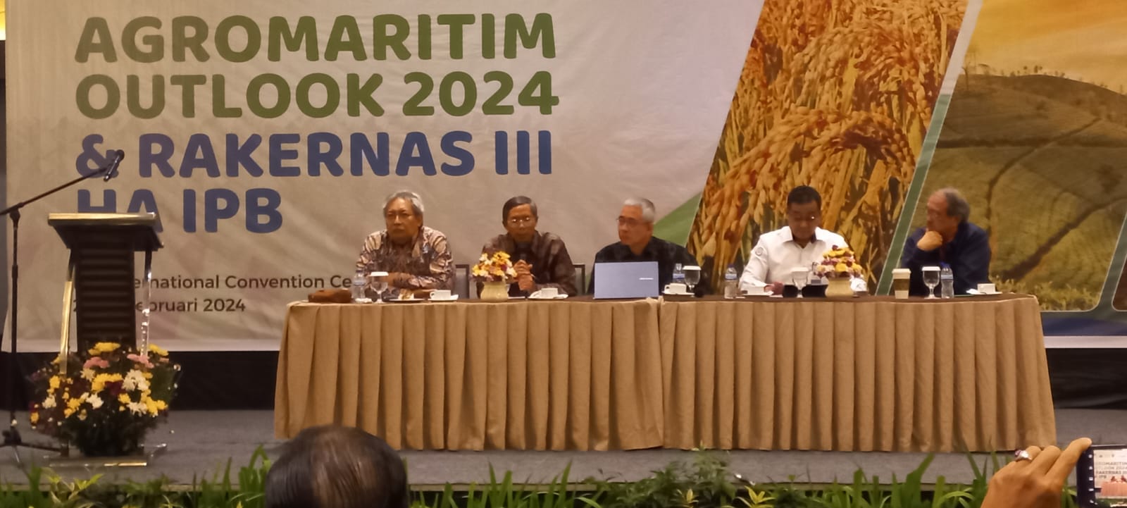 HA IPB Gelar Agromaritim Outlook 2024 : Sektor Agromaritim Penopang Perekonomian Indonesia Masa Depan