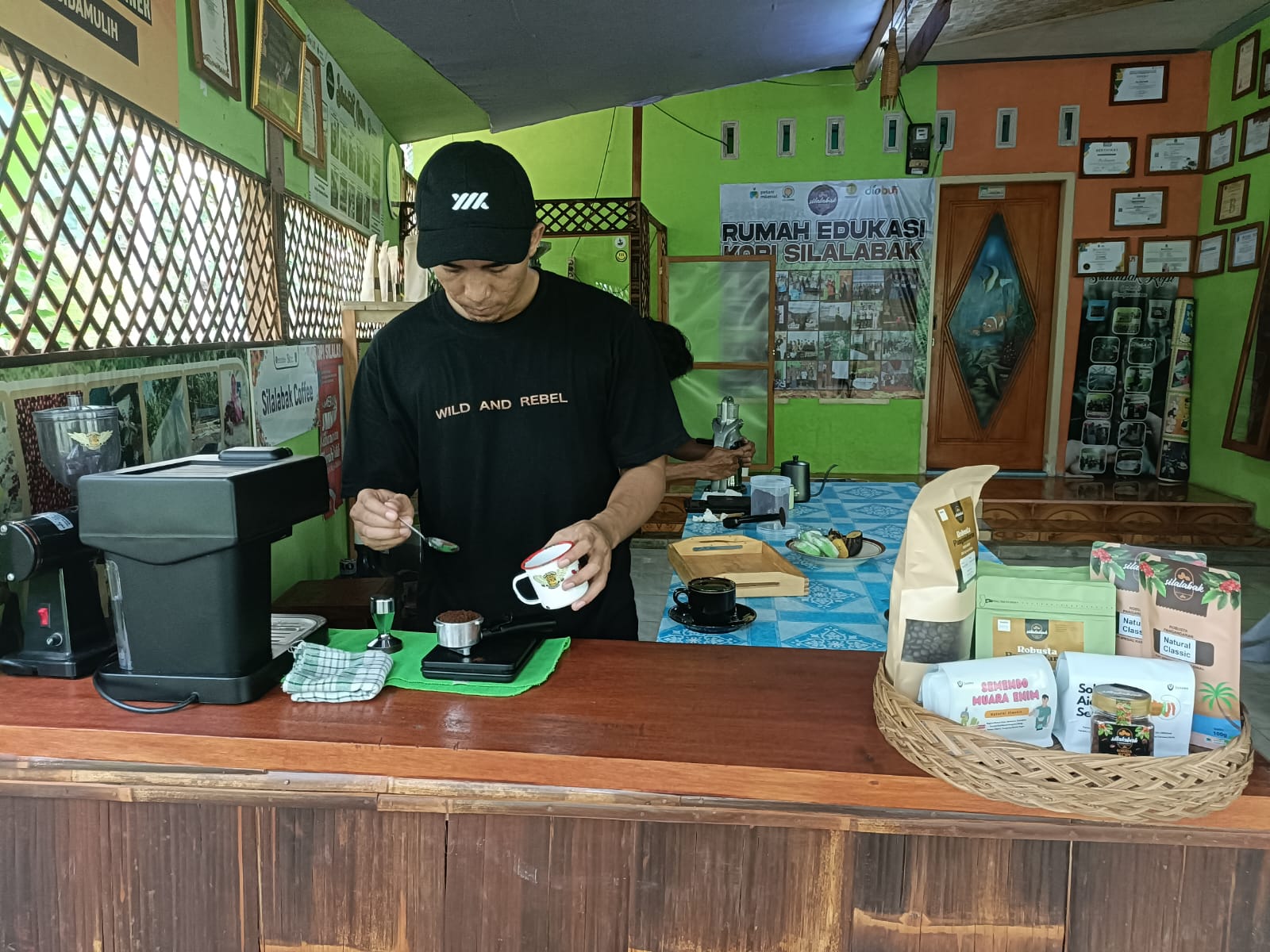 Tangkap Peluang, Petani Millenial Ciamis Sukses Kembangkan Potensi Kopi Robusta
