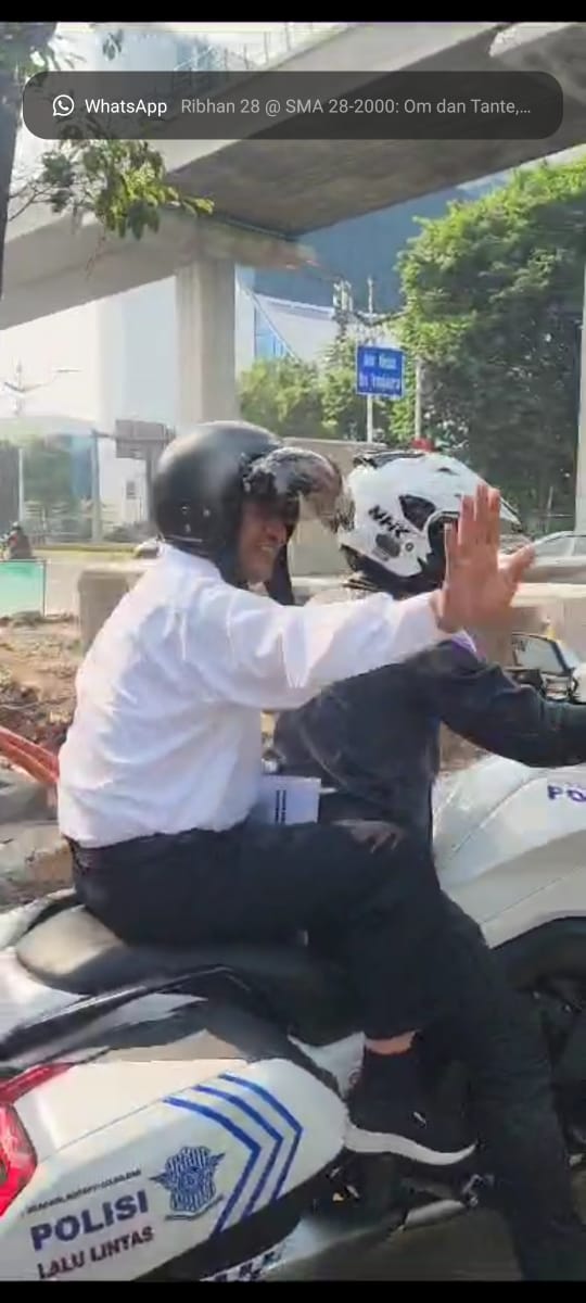 Viral di Media Sosial, Menteri Pertanian Naik Motor Hadiri Ratas di Istana