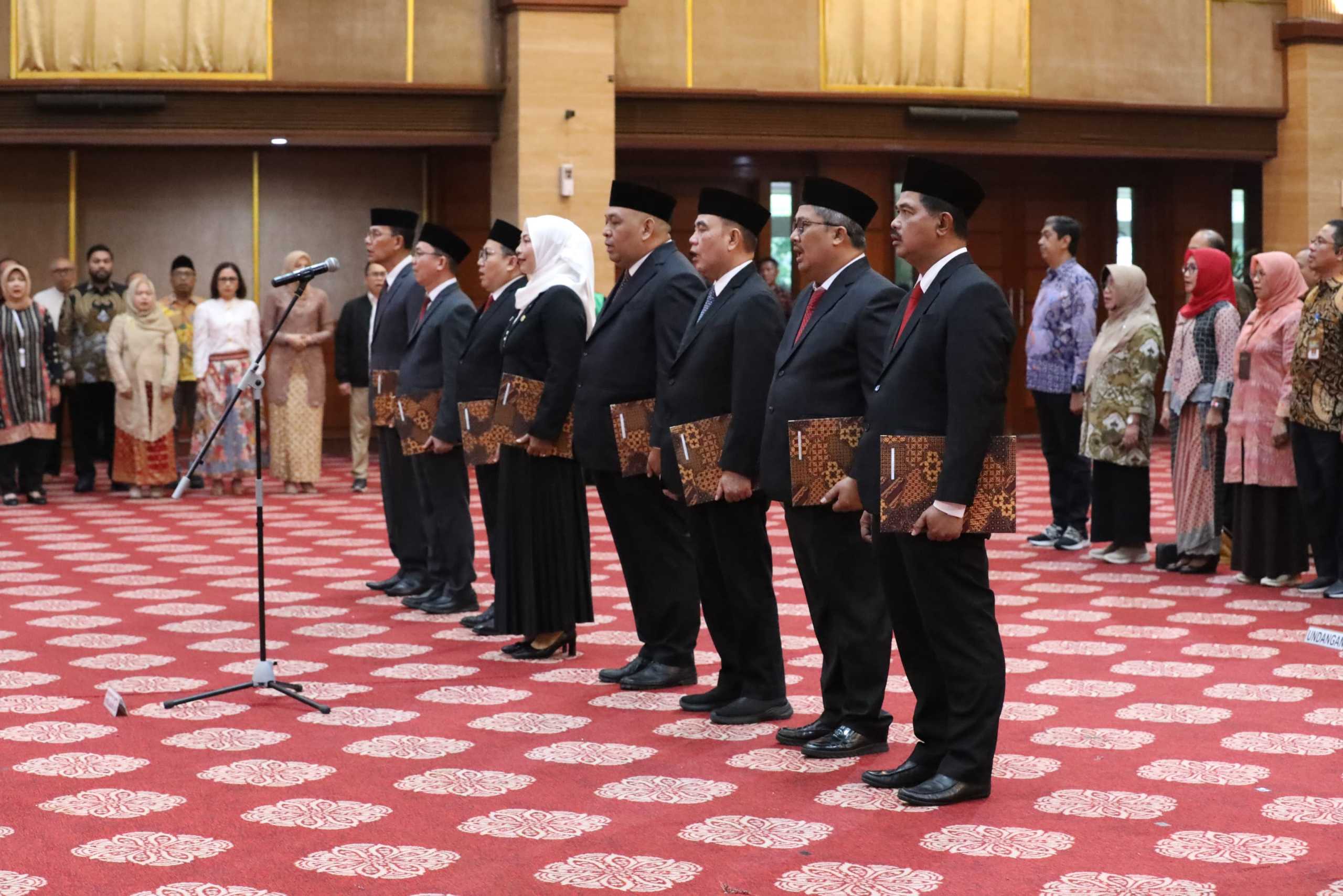Lantik Pejabat Pimpinan Tinggi Madya, Mentan Amran Persiapkan Hadapi Darurat Pangan