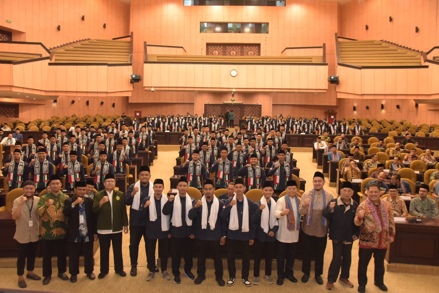 Dewan Dakwah Lepas 137 Guru Ngaji ke Pelosok Negeri