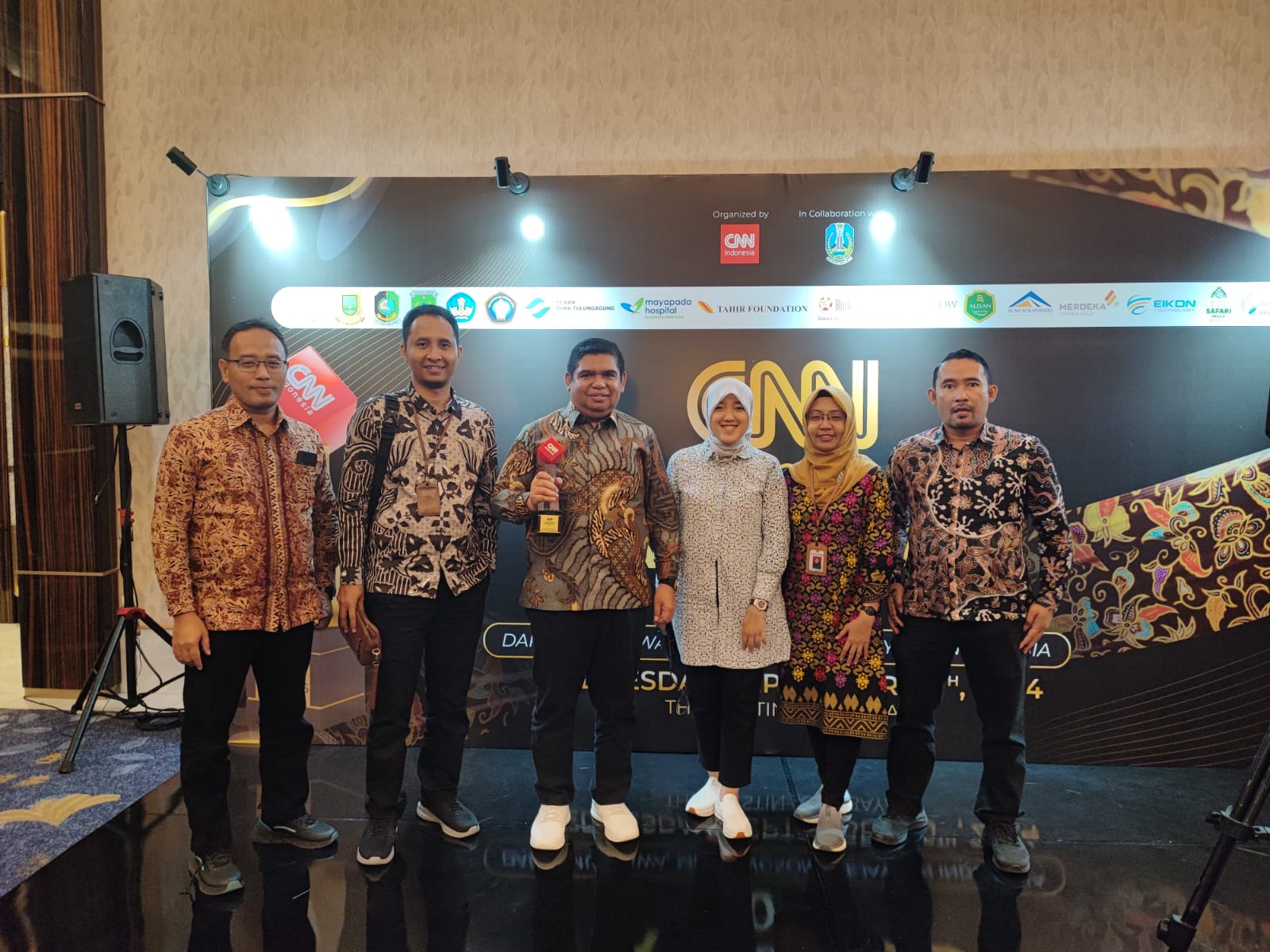 KONSISTENSI BERKINERJA UNTUK KETAHANAN PANGAN NASIONAL, BBIB SINGOSARI MERAIH PENGHARGAAN DALAM CNN INDONESIA AWARDS 2024