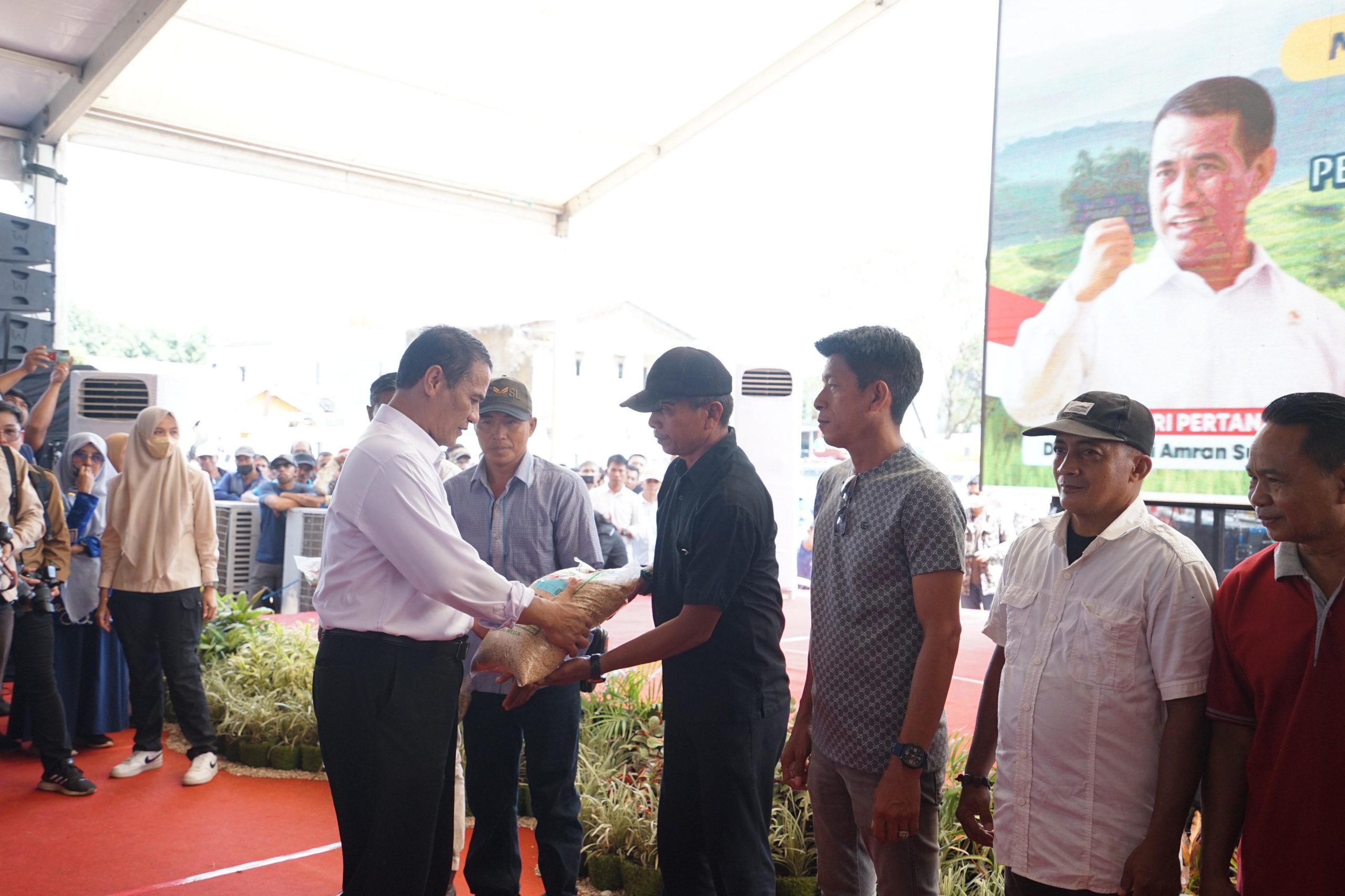 Mentan Amran Targetkan Kabupaten Gowa Mengawali Capaian Swasembada