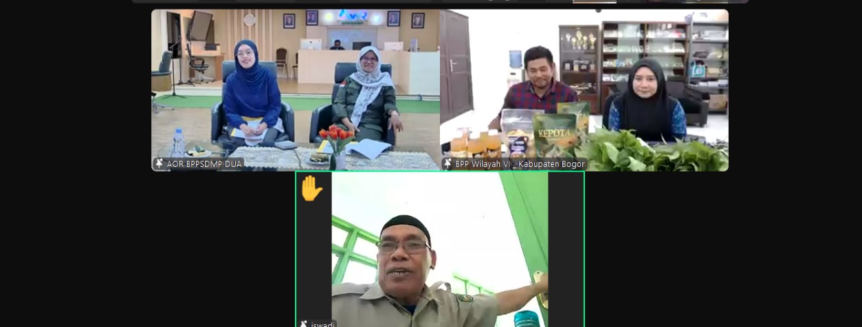 Lewat Ngobras, Potensi Pertanian Kaki Gunung Salak Diulik