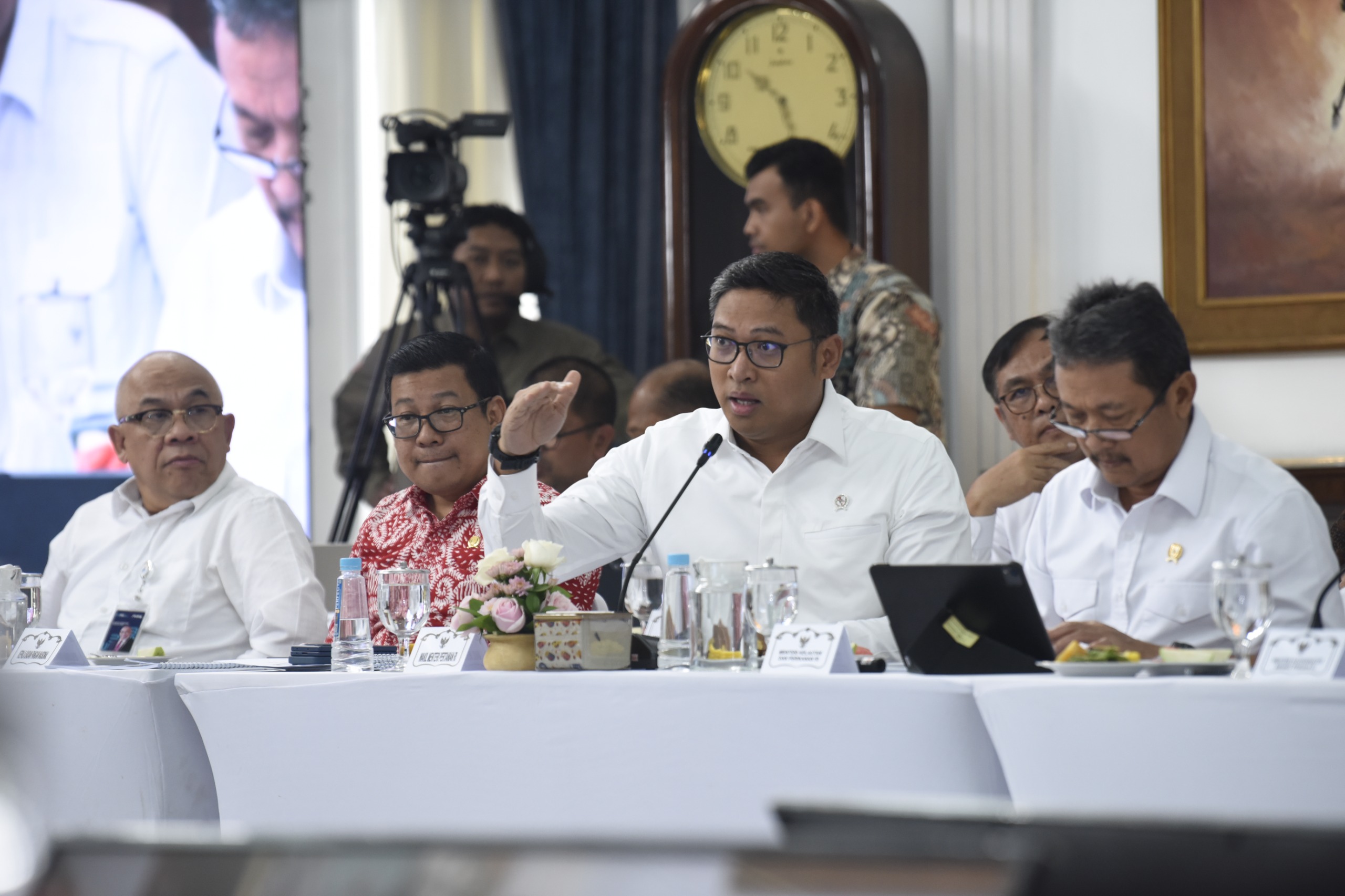 Agar Petani Tak Merugi, Wamentan Sudaryono Minta Bulog Serap Hasil Panen Raya