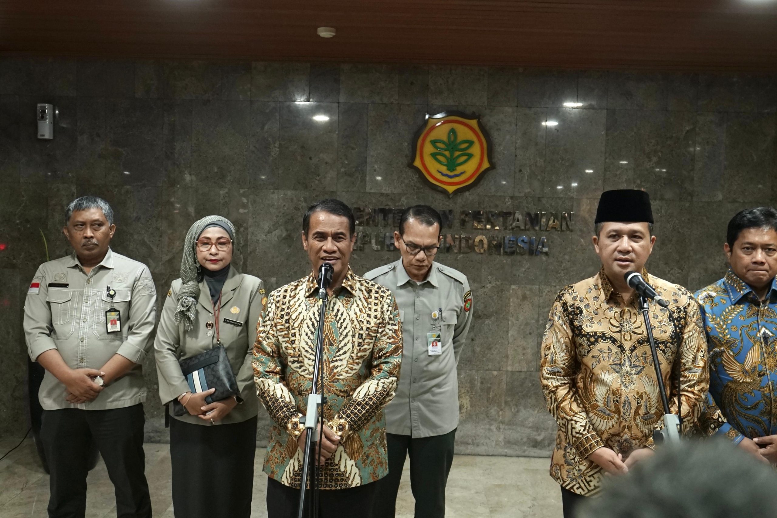 Mentan Amran: Cabut Izin Distributor Pupuk Nakal di Seluruh Indonesia