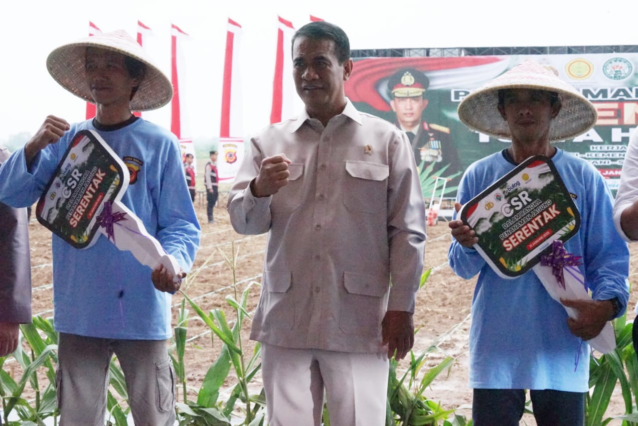 Mentan Amran Apresiasi Inovasi Benih Jagung Kapolda Jatim dengan Produktivitas Tinggi