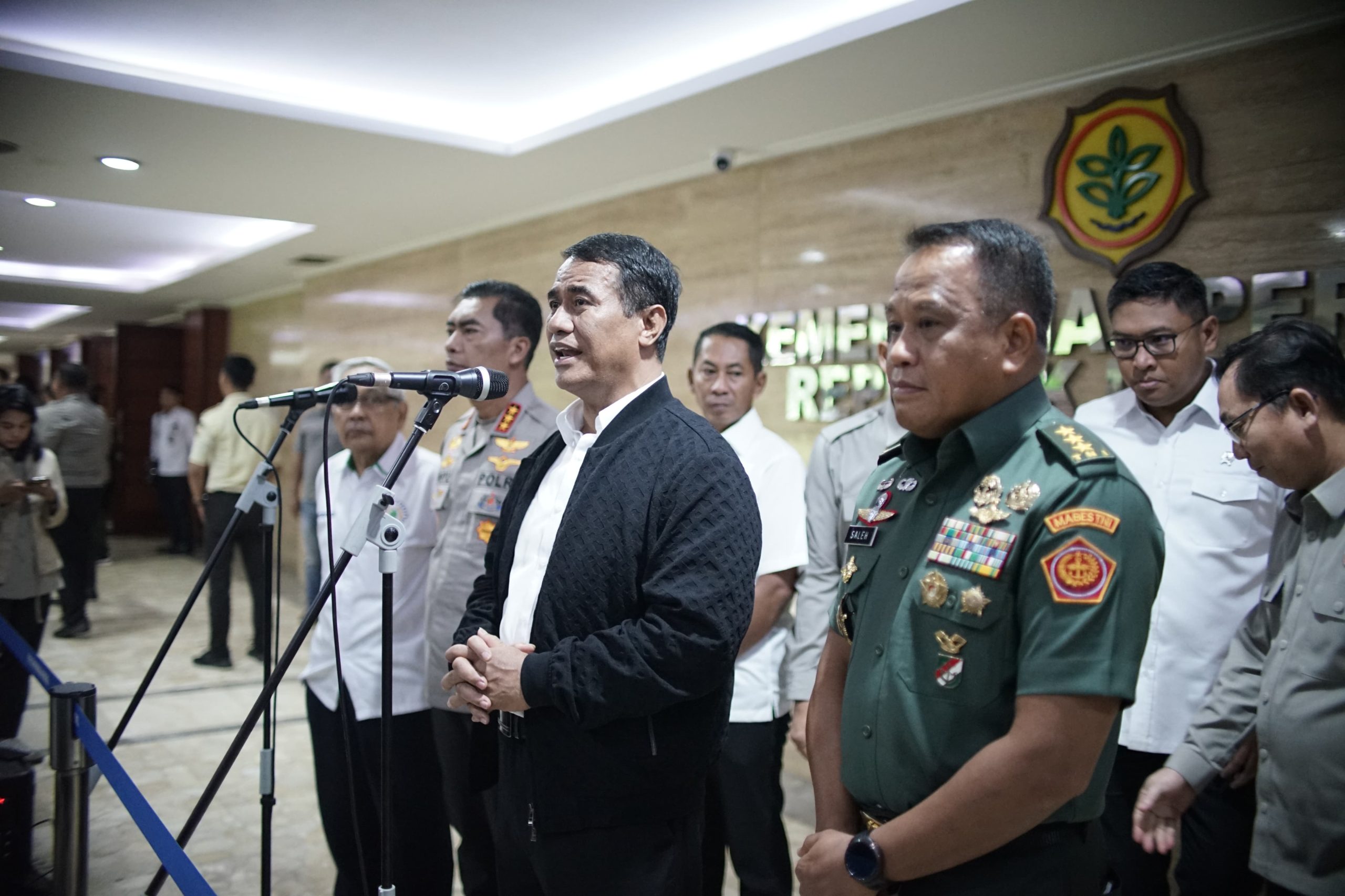 *Mentan Amran Fasilitasi Kesepakatan Bulog dan PERPADI, Serap Gabah Petani Setara 2,1 Juta Ton Beras*