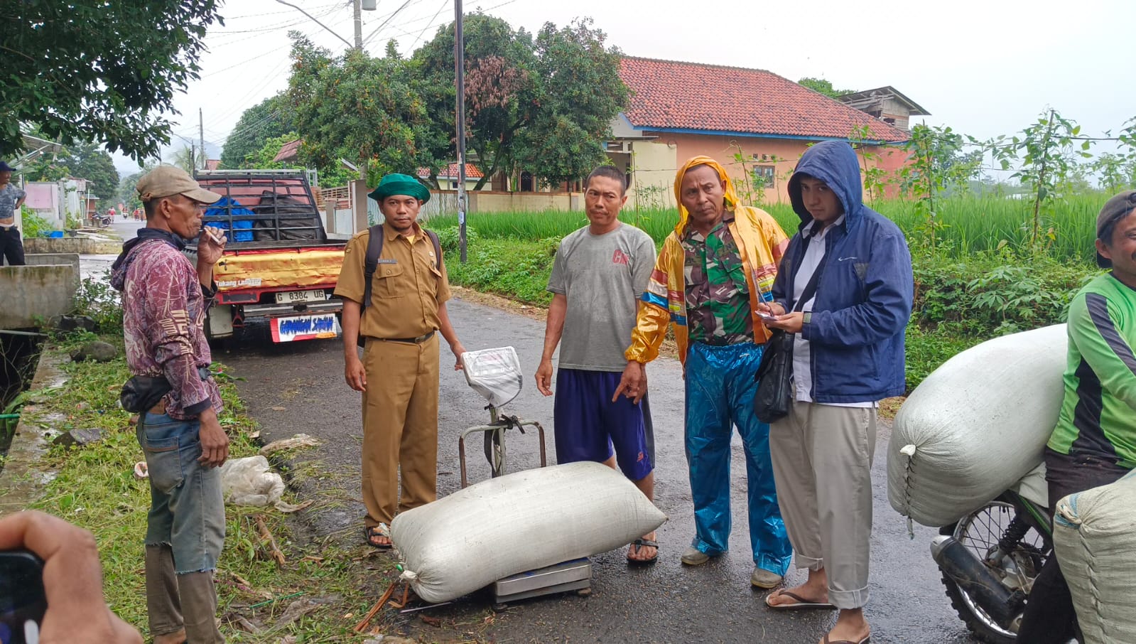 Bulog Jemput Gabah Petani di Karanganyar, Harga Tetap Rp6.500 per Kilogram