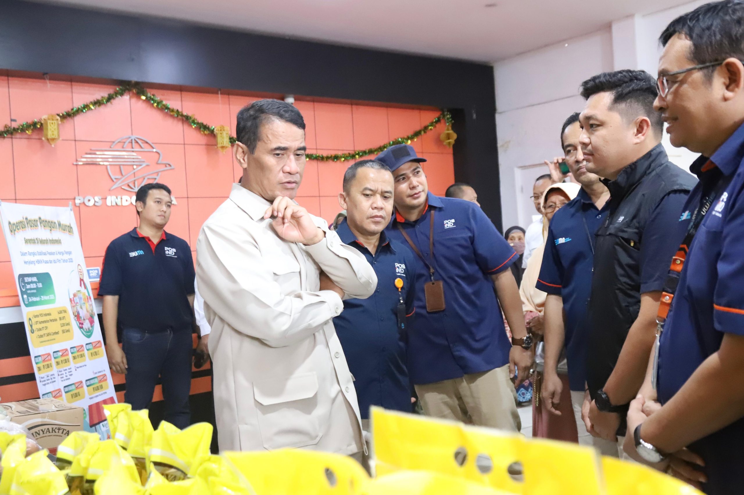 Mentan Amran Pantau Operasi Pasar di PT Pos Banjarbaru, Pastikan Harga Stabil dan Pasokan Aman
