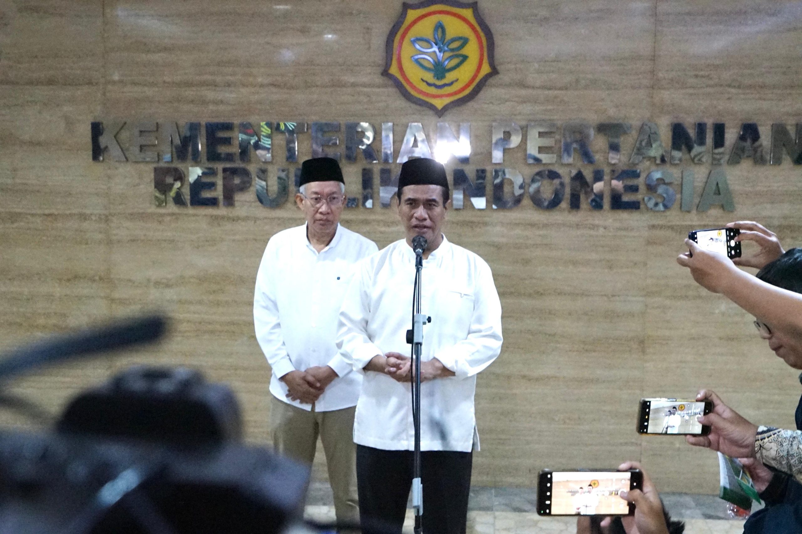 Mentan Amran Pastikan Stok Jelang Lebaran Aman, Beras di Bulog Capai 2,2 Juta Ton