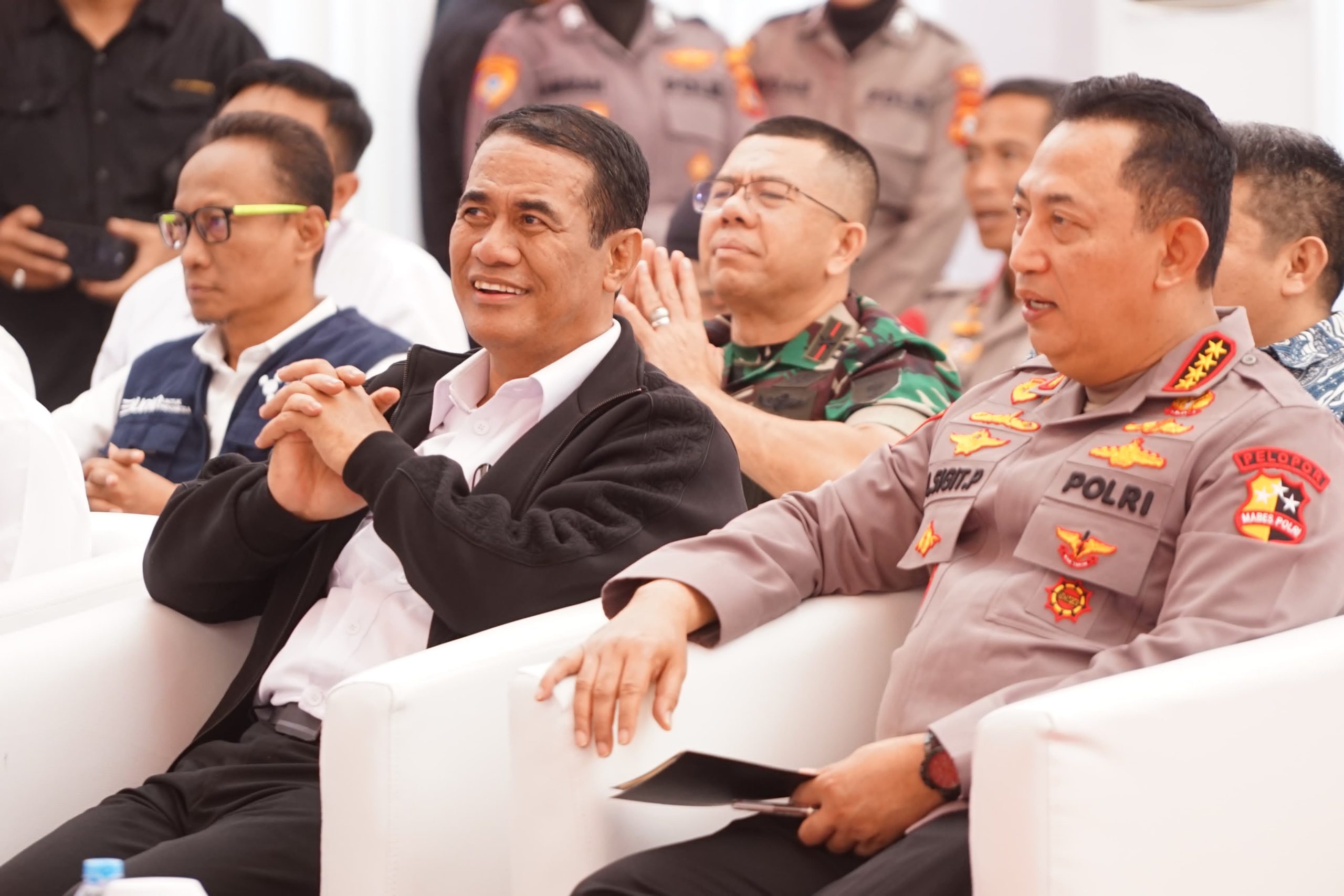 Mentan Amran Tegaskan Arahan Presiden Prabowo: Jaga Produksi dan Harga, Petani Jangan Dirugikan