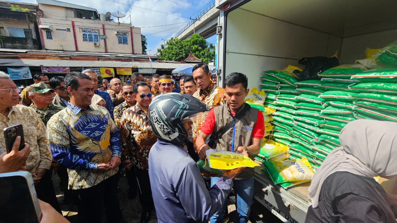 Harga Pangan Stabil, Inflasi Nasional Turun, Mentan Amran Pastikan Stok Aman