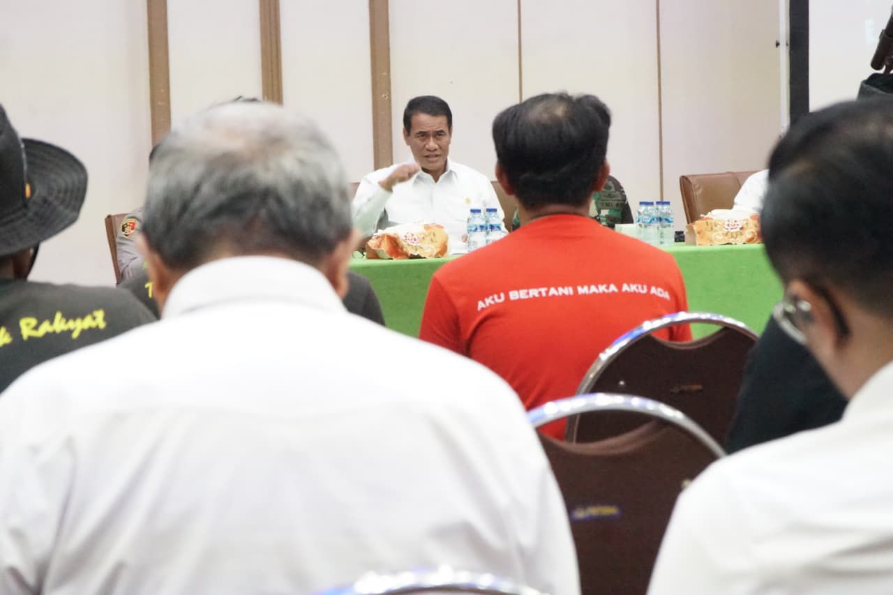 Tegas! Mentan Amran Beri Solusi Cepat dan Jawab Aspirasi Petani Indramayu