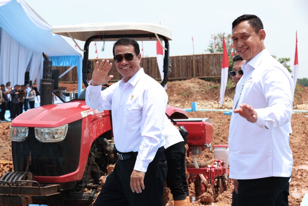 Mentan Amran Dampingi Wapres Gibran Tanam Jagung Serentak di Banten