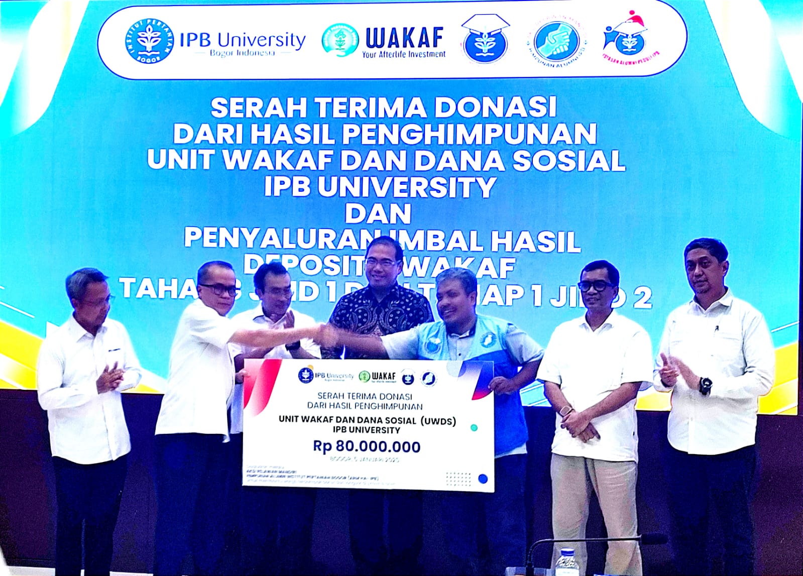 UWDS IPB Serahkan Rp 80 Juta Donasi Tahap 2 kepada ARM HA-IPB untuk Penyintas Banjir Sumatera