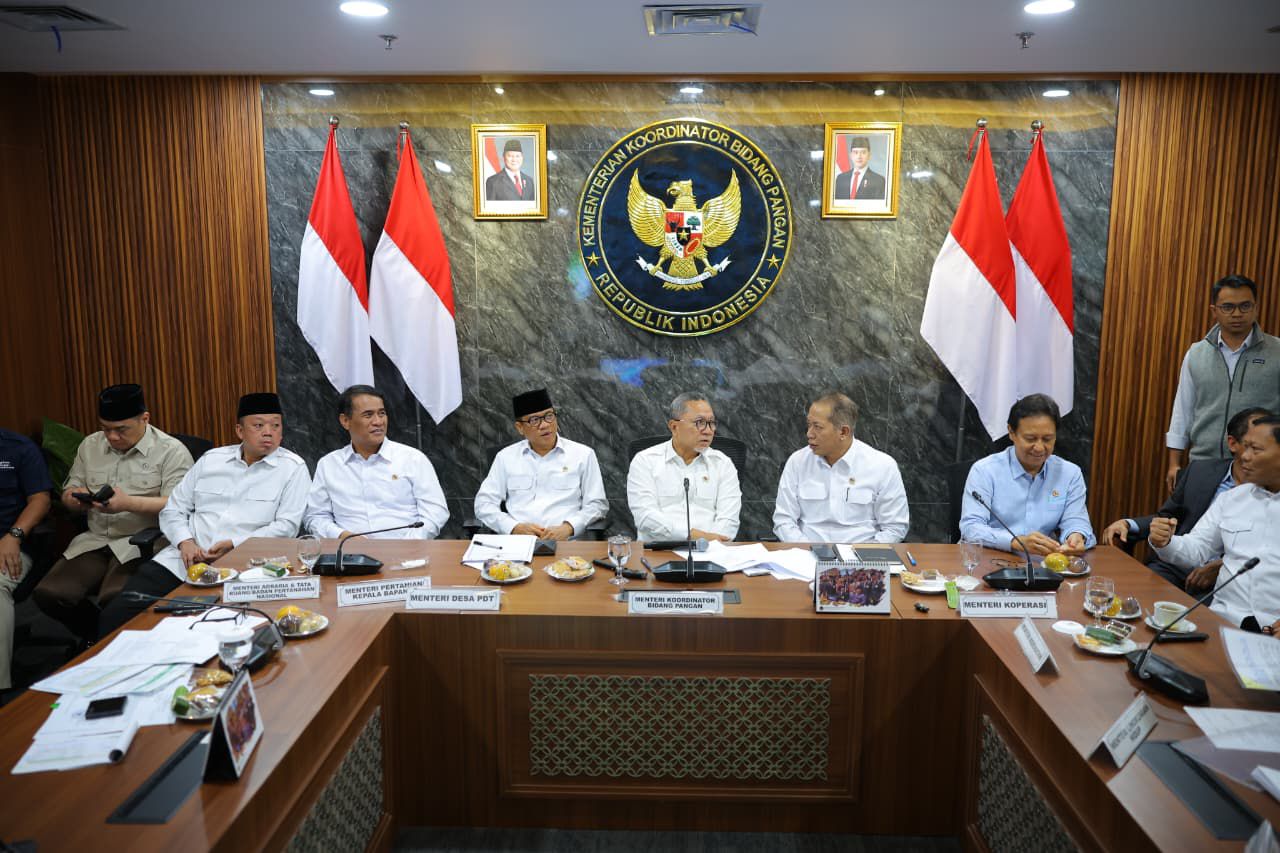 Menko Pangan Apresiasi Terobosan Mentan Amran Turunkan Harga Pupuk Bersubsidi 20 Persen