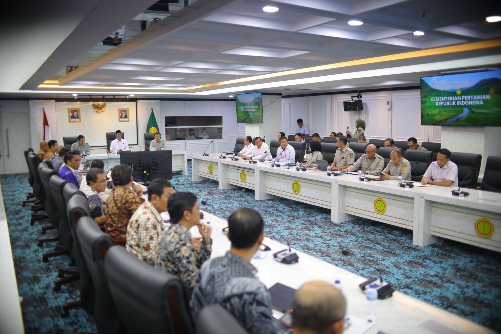 Mentan Amran Terima Para Bupati, Siap Akomodasi Kebutuhan Daerah untuk Perkuat Pertanian