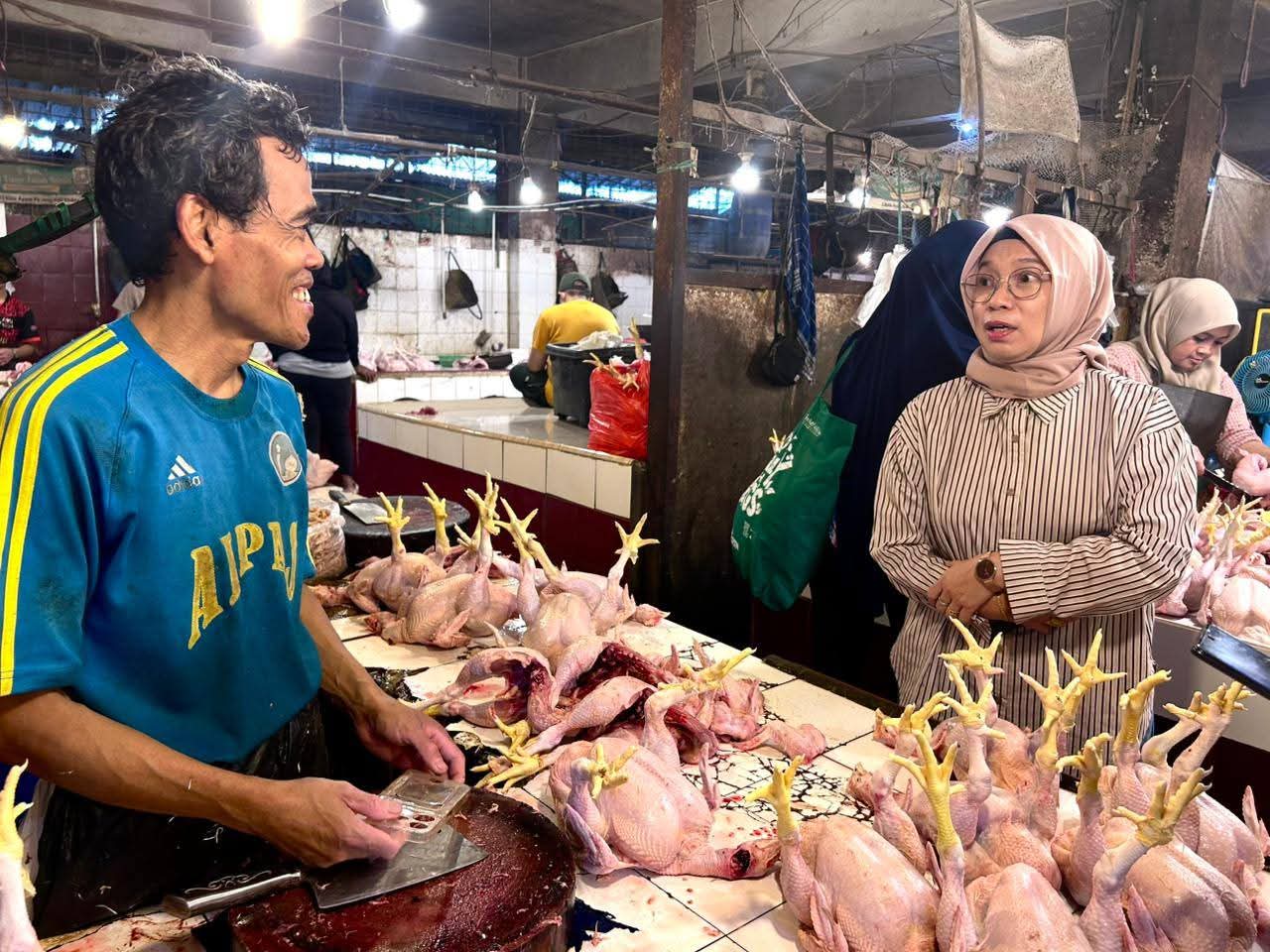 Kementan Sidak Pasar di Depok, Harga Ayam dan Daging Selama Puasa Tetap Normal