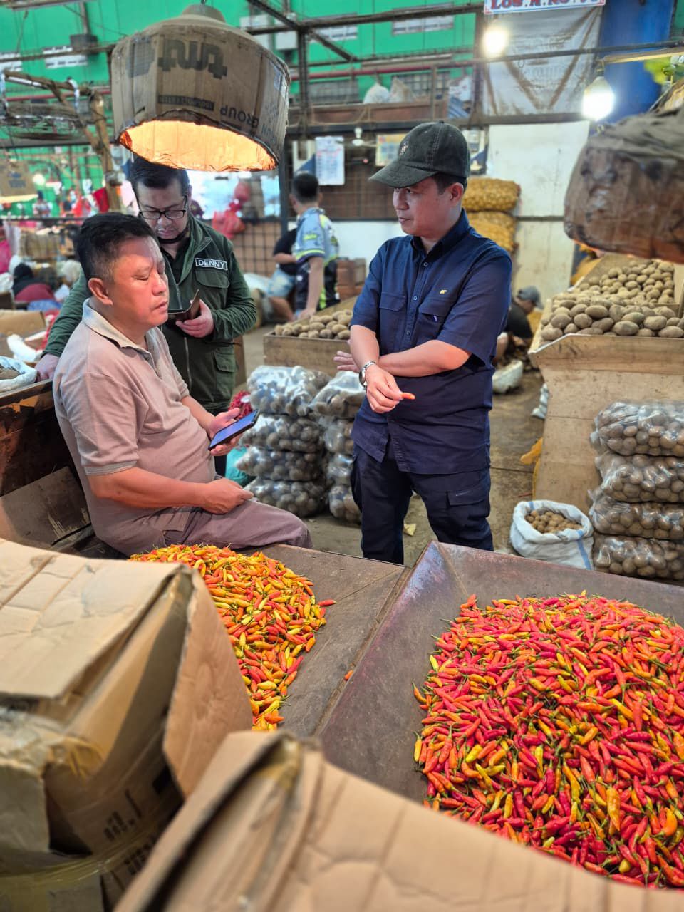 Stabilkan Harga, Kementan Kembali Guyur 1,7 Ton Cabai Rawit Merah ke Pasar Induk Kramat Jati