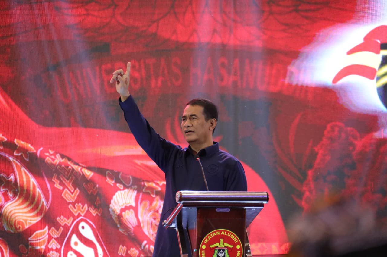 Bukti Nyata Swasembada: Mentan Amran Tegaskan Capaian Berbasis Data Global di Mubes IKA UNHAS