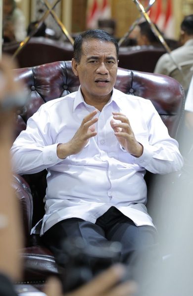 2.231 Izin Pengecer dan Distributor Pupuk Dicabut, Mentan Amran: Negara Tak Hanya Tangkap Mafia, Tapi Benahi Sistem